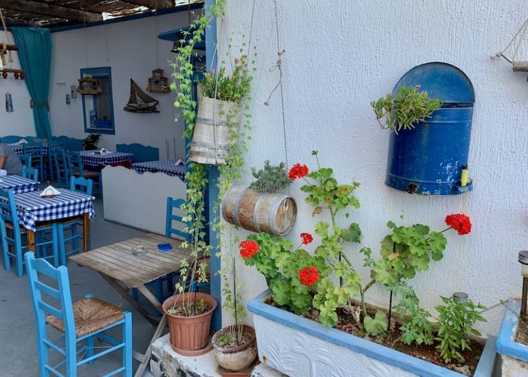 quan-cafe-theo-phong-cach-dia-trung-hai-7